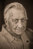 portrait of Wayne Heard of Henagar, Alabama, learned to play the
dobro more than 65 years ago.
Like many other Sand Mountain musicians,
he learned from a relative, his uncle Marvin.
Heard plays a large repertoire of traditional
songs and tunes. He is a fine songwriter as
well.